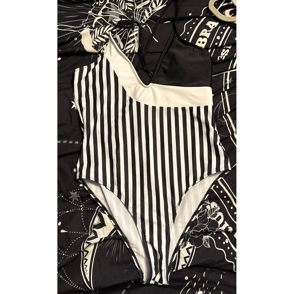 Women's Black & White Stripe Hi‎ Leg V Neck Halter One Piece Swimsuit, Large